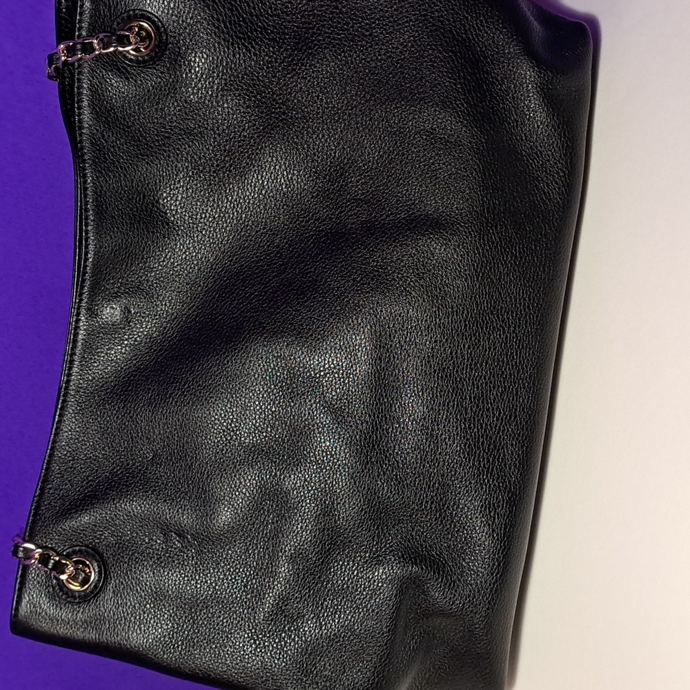 Tory Burch Thea Slouchy Chain Tote Beautiful🖤 - Picture 5 of 13